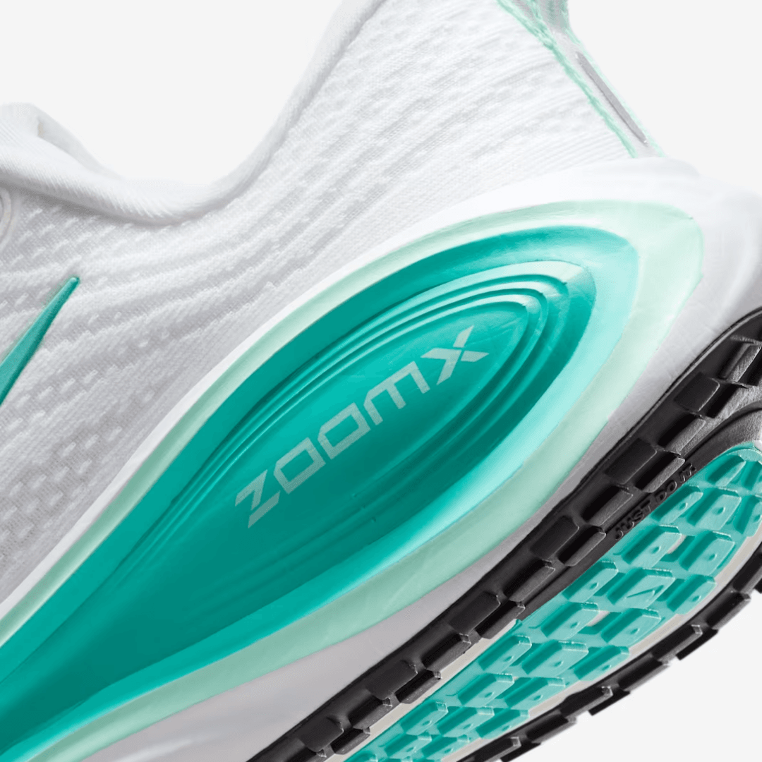 W NIKE VOMERO PLUS