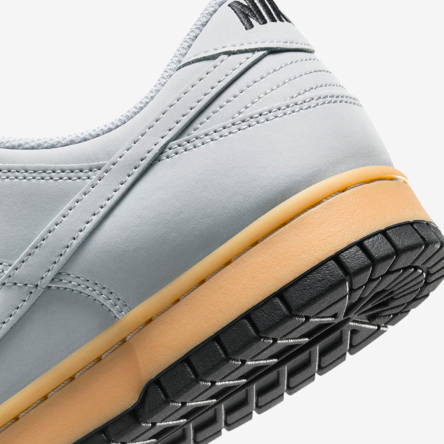 DUNK LOW SE