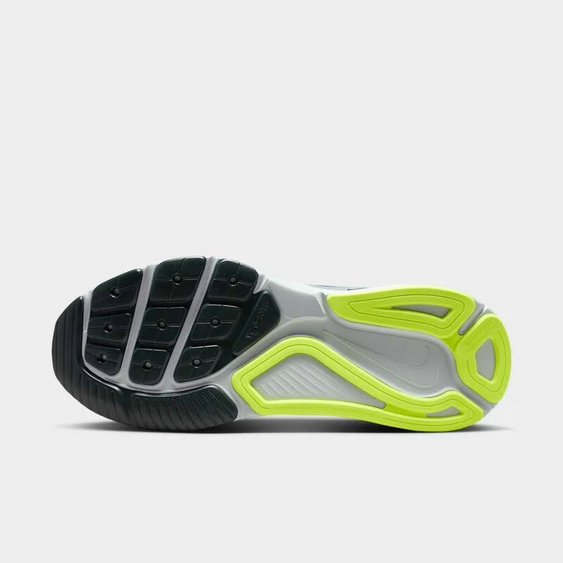 NIKE STRUCTURE 26