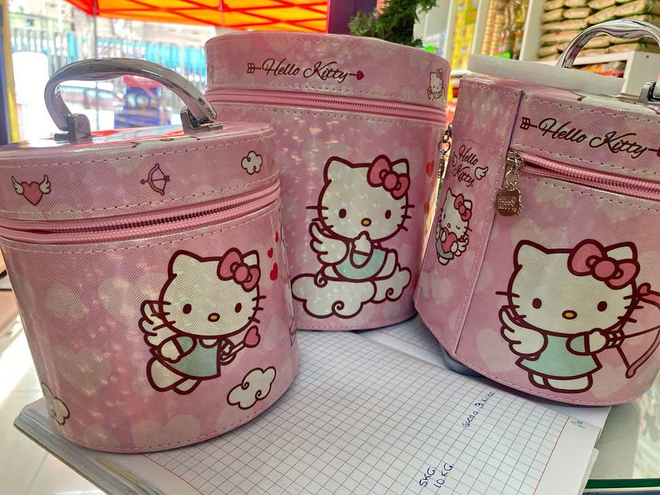 NECESER HELLO KITTY