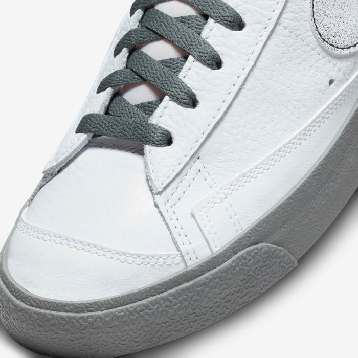 BLAZER MID 77