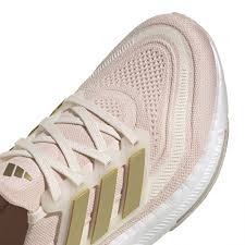 ULTRABOOST 23